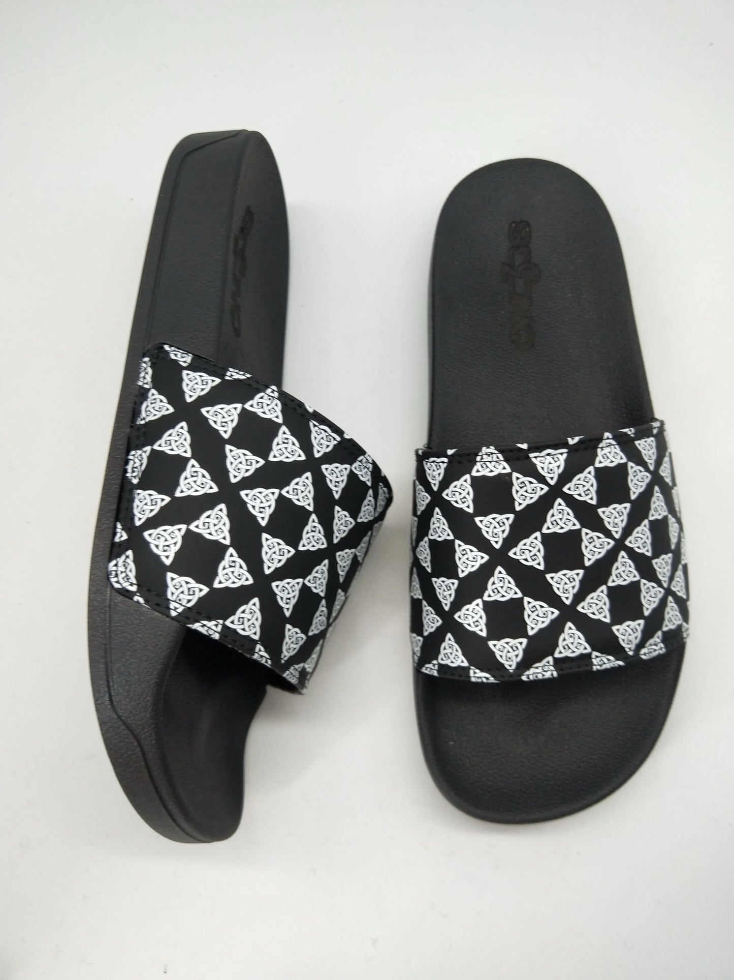 OnGGG Comfy Leather Slides
